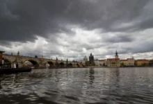 mraky nad Prahou
