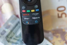 ovladač na televizi