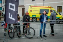 Záběr z natáčení seriálu Ratolesti, kde je Saša Rašilov.