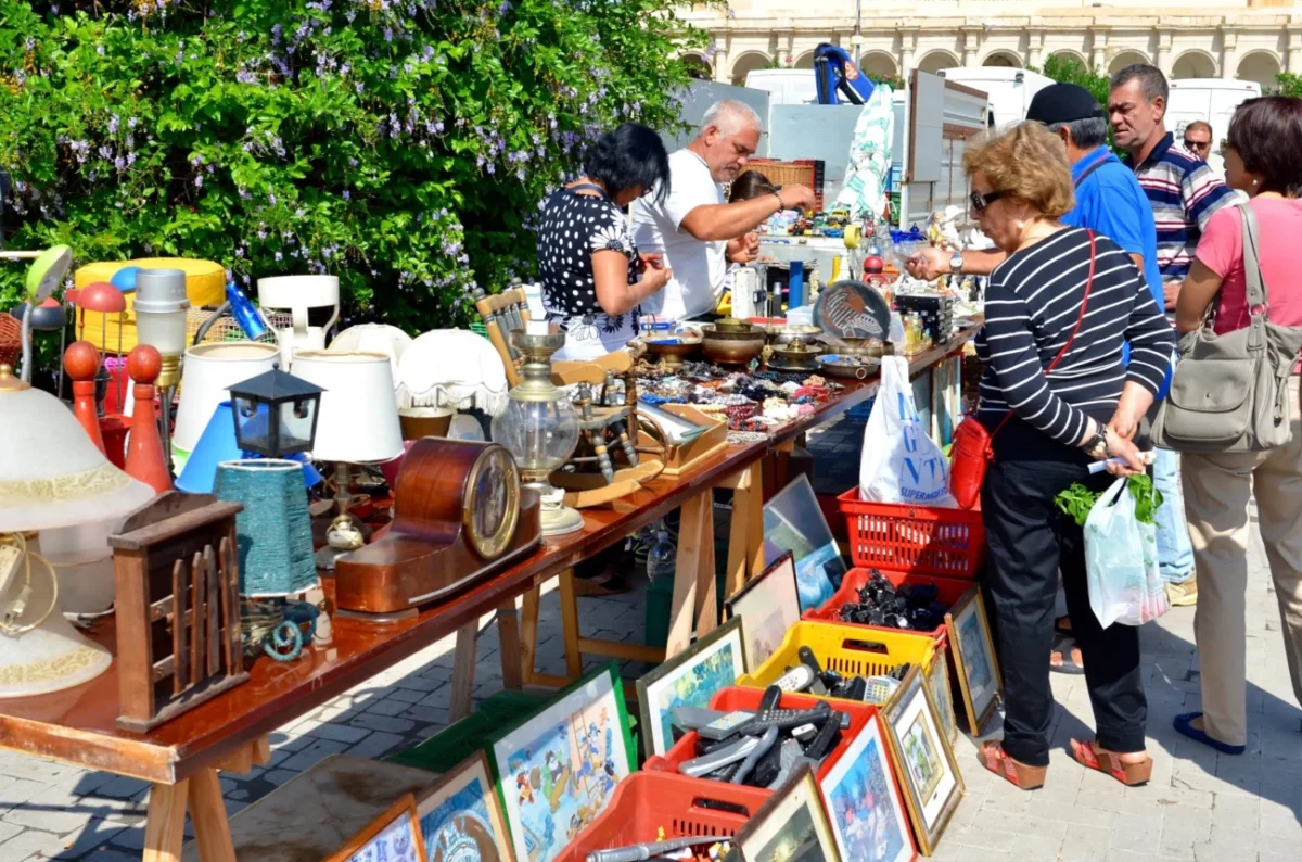 Lidé obchodující na burze.
