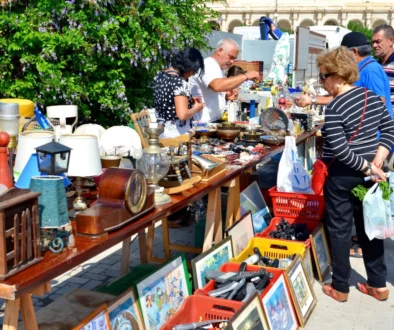Lidé obchodující na burze.