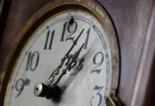 Detail- ciferník hodin