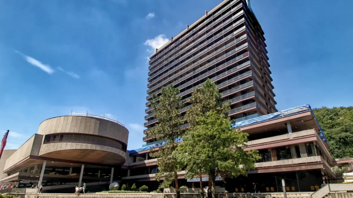 budova Hotelu Thermal v Karlových Varech