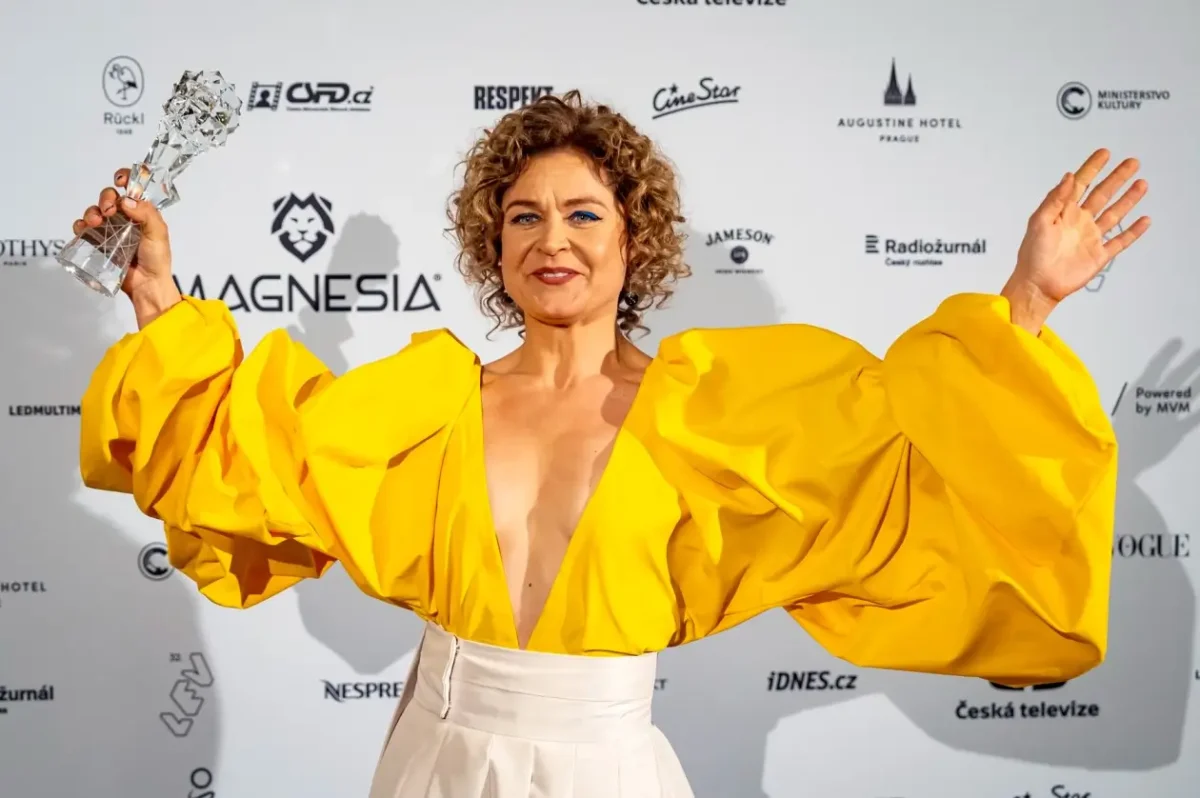 Herečka Zuzana Zlatohlávková.