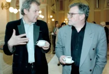Herec Jan Kačer s kolegou.