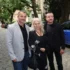 Režiséři minisérie Případ Janákovi stojí vedle muže.