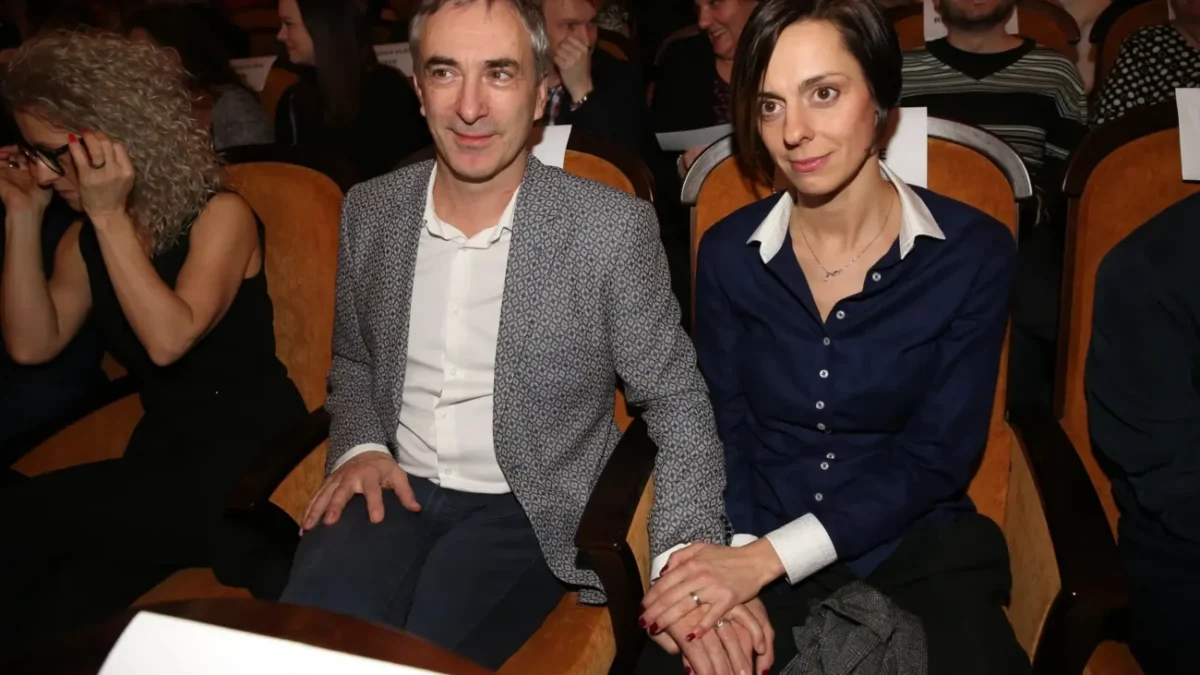 Petr Vacek s manželkou v divadle