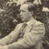 Sedící Karel Čapek