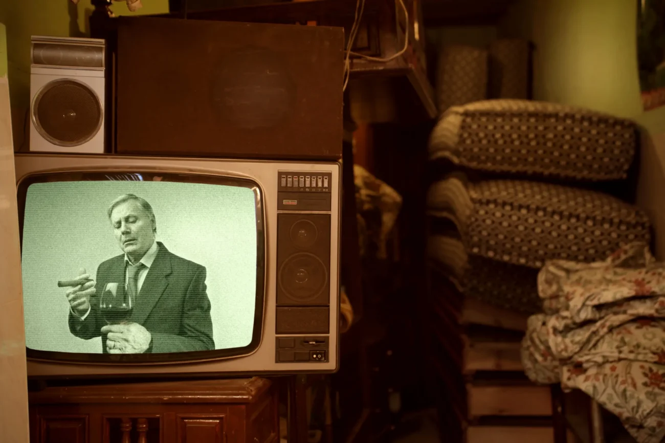 Retro vybavení domácnosti dominuje televize 