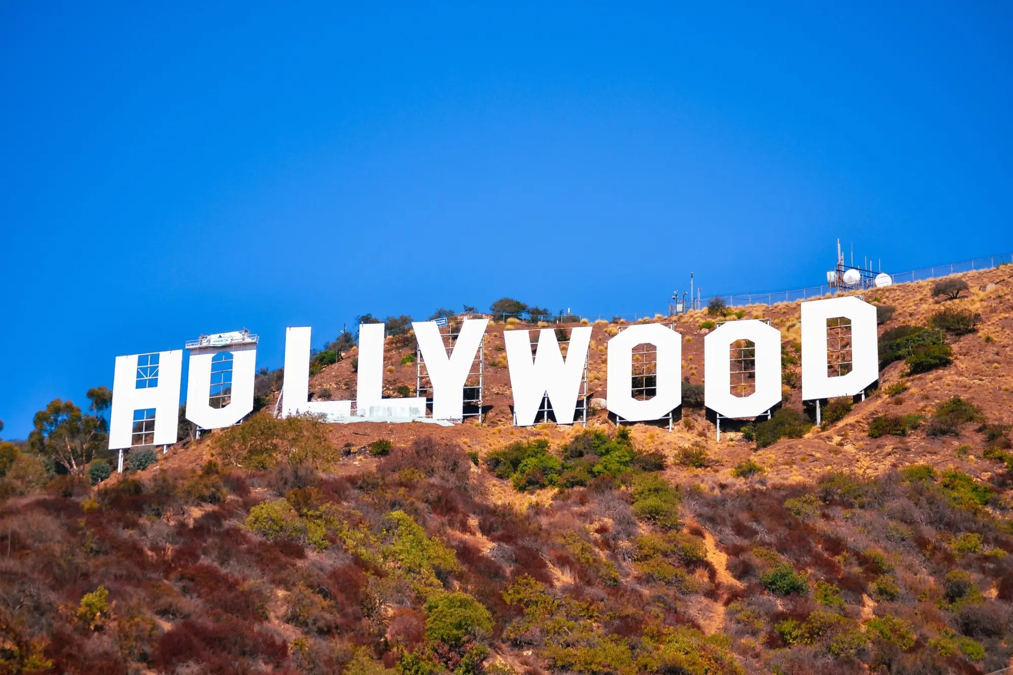 písmena značící nápis "Hollywood" v americkém Hollywoodu