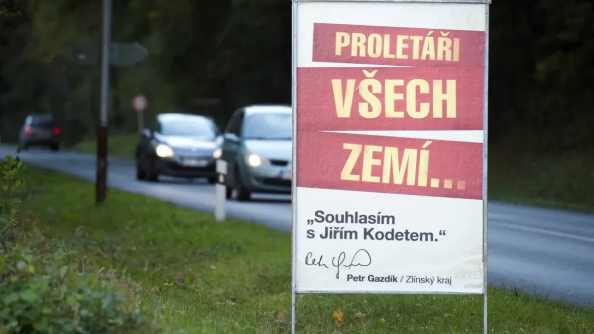 reklamní tabule u silnice