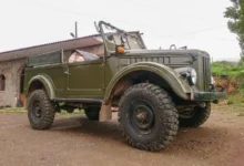 GAZ 69 armádní auto.