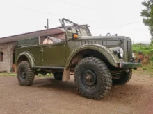 GAZ 69 armádní auto.