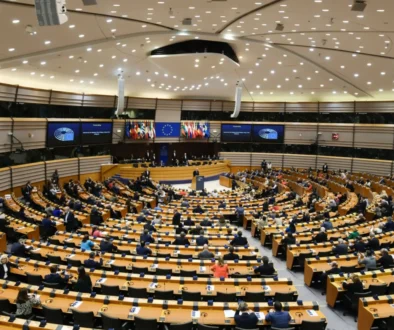 vnitřní pohled do evropského parlamentu v Bruselu
