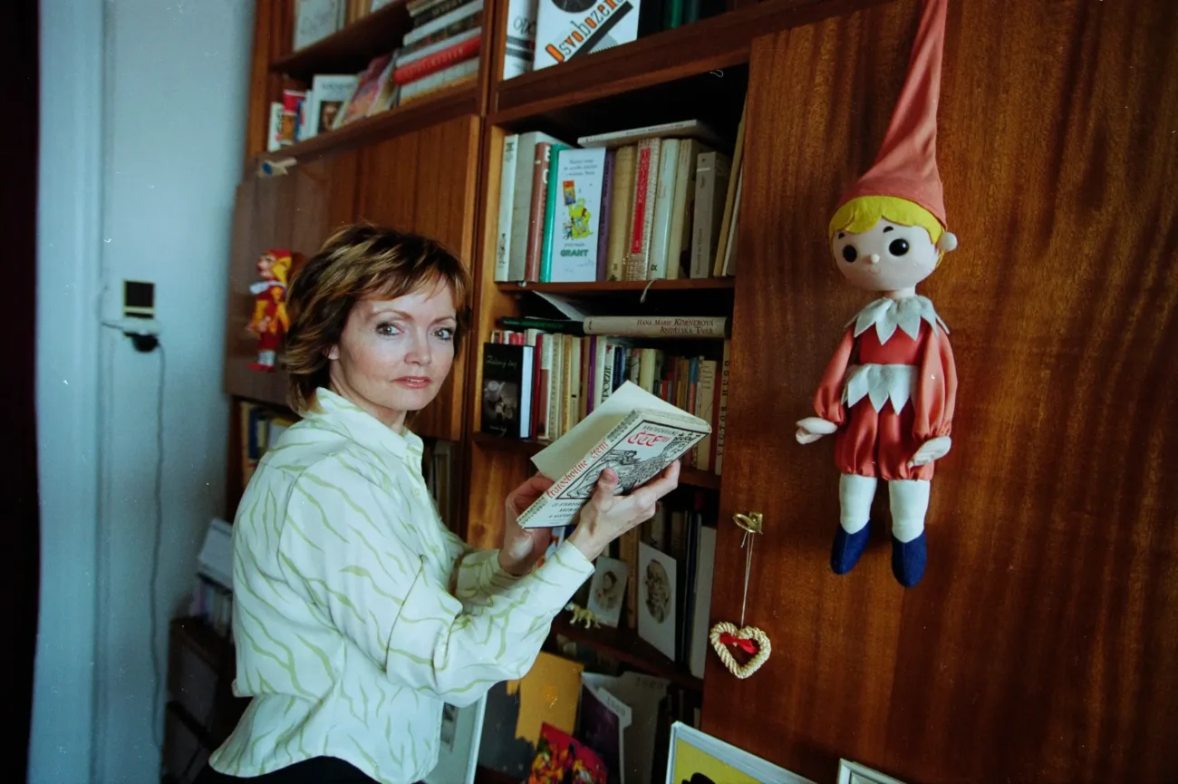 Originální Popelka, která se změnila k nepoznání. | TVGURU.cz česká herečka Eva Hrušková v roce 2002
