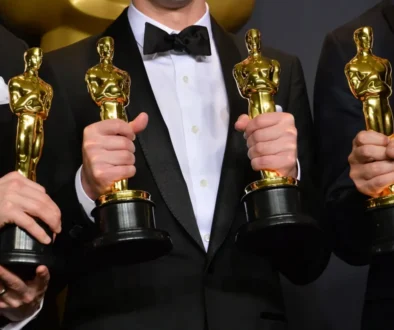 herci co drží sošku Oscarů