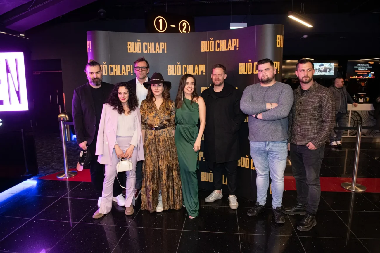 Herci na premiéře filmu Buď chlap! v roce 2023. 
