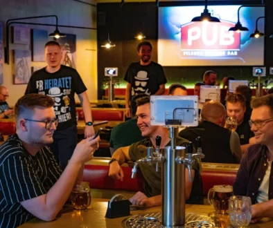 projekce v hospodě