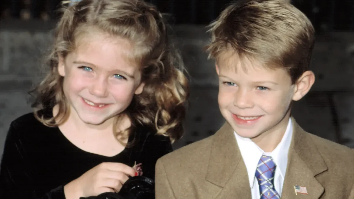 Kelsey Lowenthal a Colin Ford