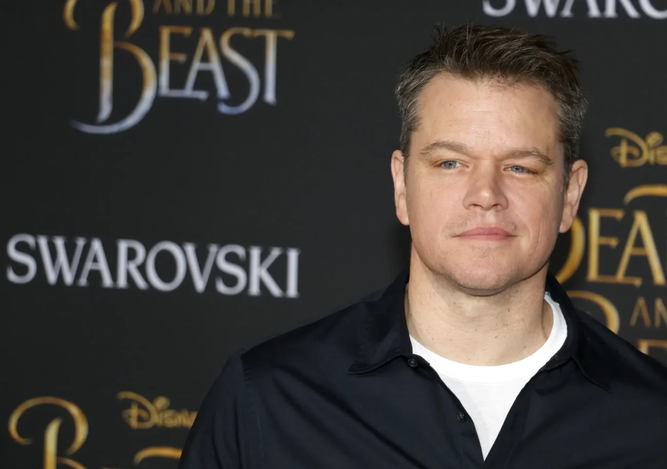 shutterstock_591780146-2 | TVGURU.cz Matt Damon stojí na premiéře.