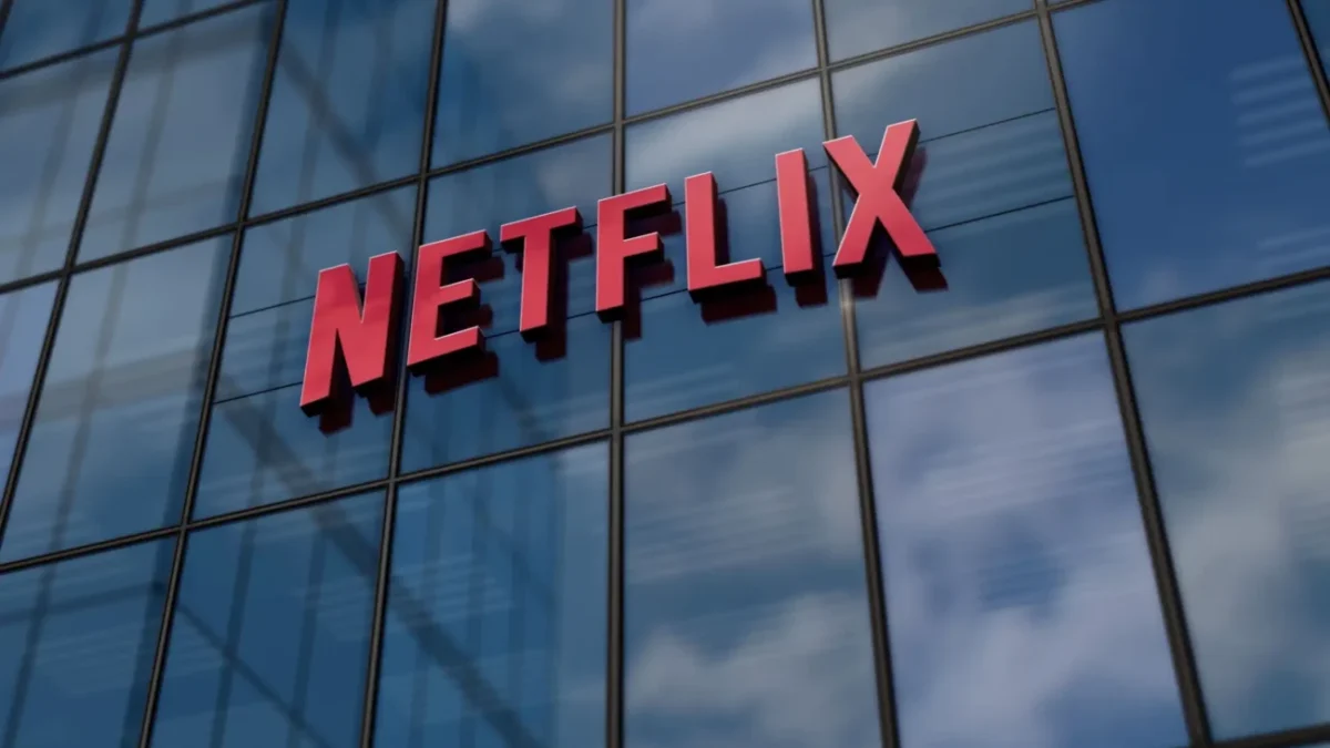 Netflix se opět překonal. logo Netflix na budově