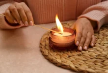 zapalování svíčky