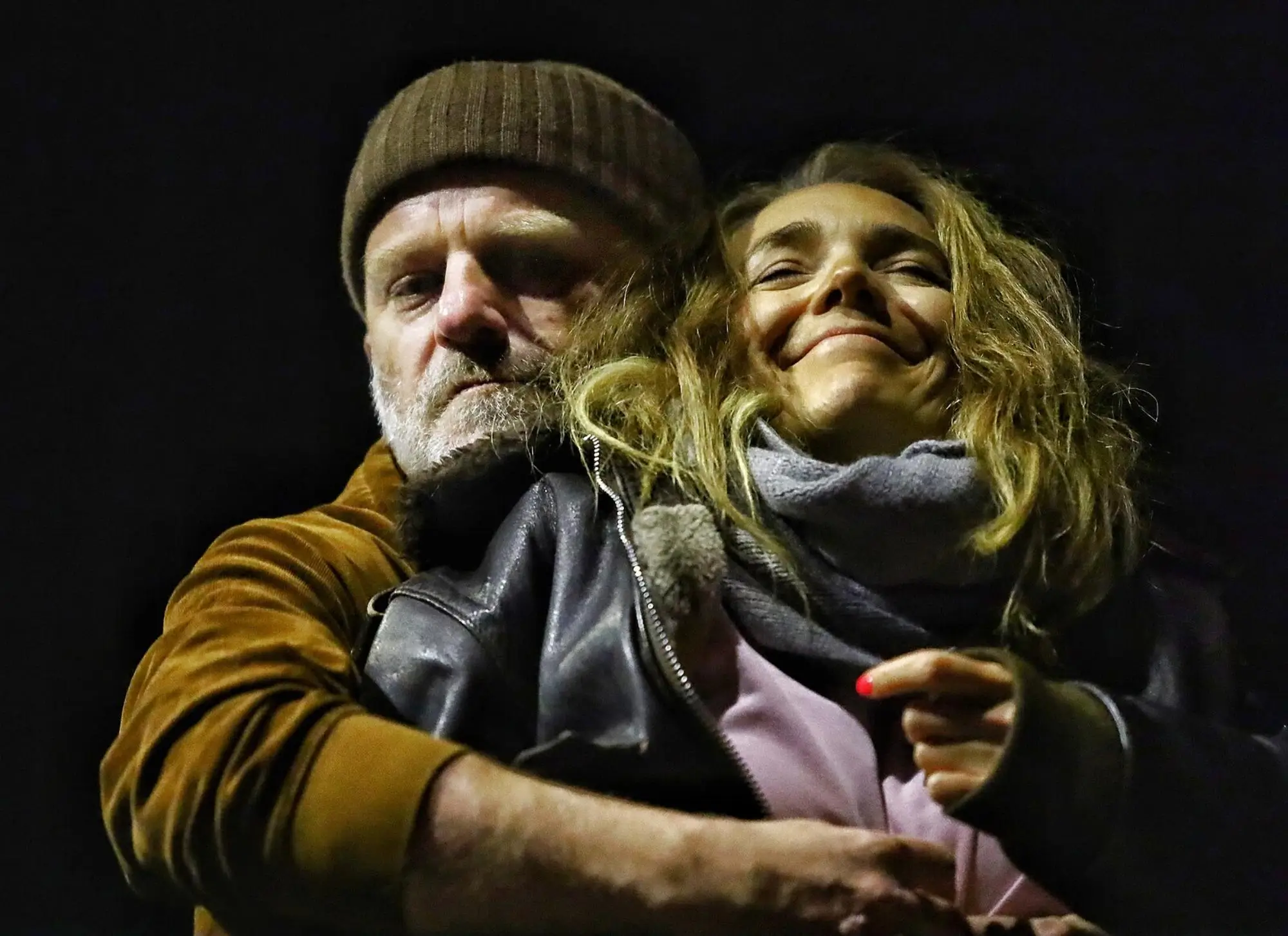 Hynek Čermák s Lucií Vondráčkovou v divadelní komedii Štěstí