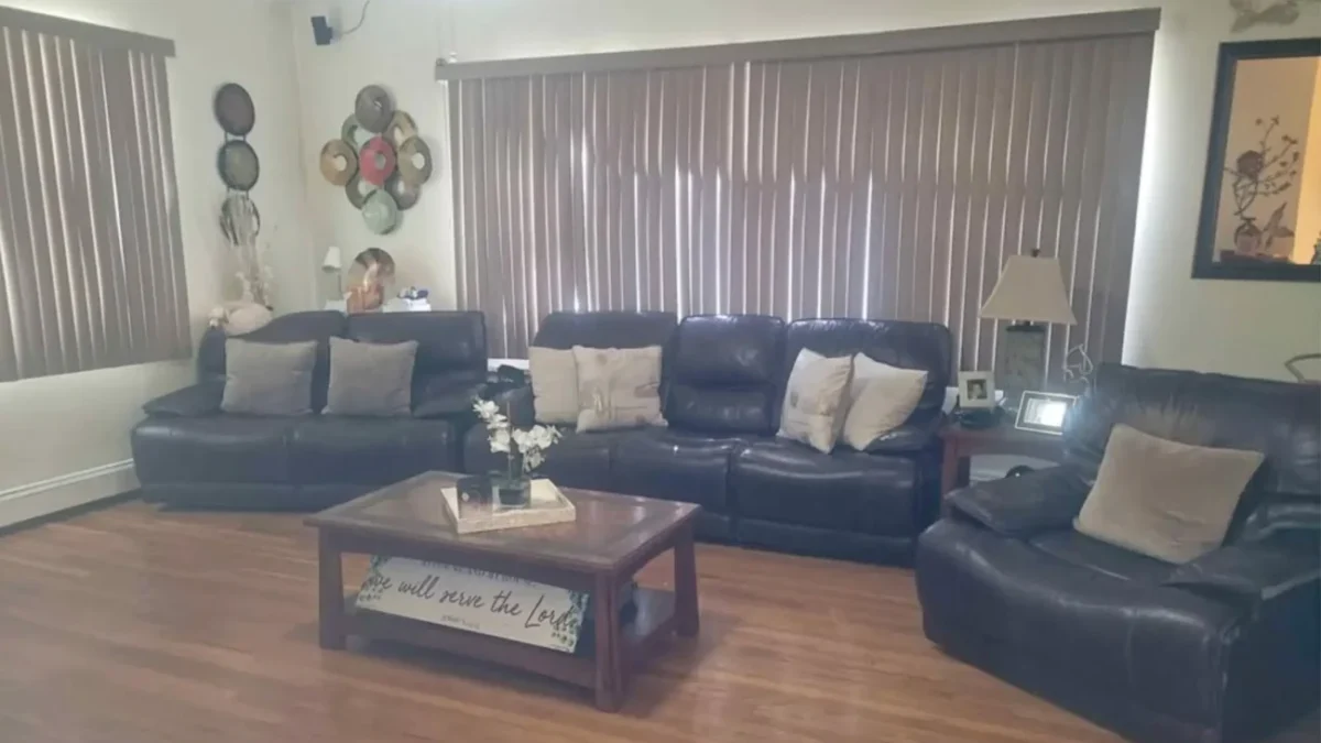 obývací pokoj s vybavením