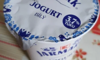 jogurt bílý na obrázku