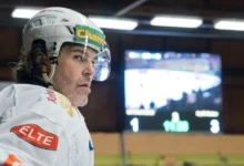 český hokejista Jaromír Jágr s přísným výrazem