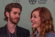 Julia Roberts se usmívá vedle hereckého kolegy