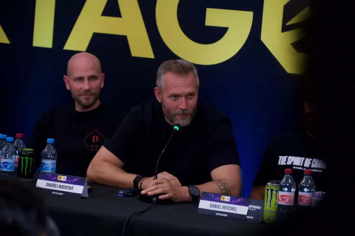 pořadatelé Oktagonu na tiskové konferenci