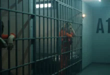 Vězeňské cely s vězenkyněmi.