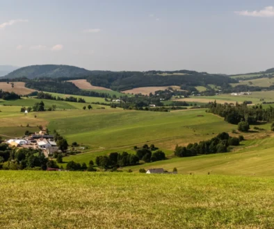 shutterstock_2440968261 1 Krajina.