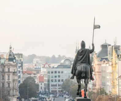 svatýváclav Václavské náměstí v Praze se sochou Svatého Václava zezadu