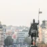 Václavské náměstí v Praze se sochou Svatého Václava zezadu