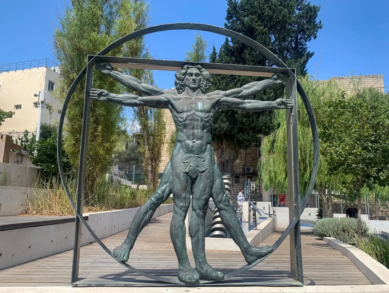 vitruviánskymuž | TVGURU.cz Legendární umělecké dílo Vitruviánského muže od Leonarda da Vinciho