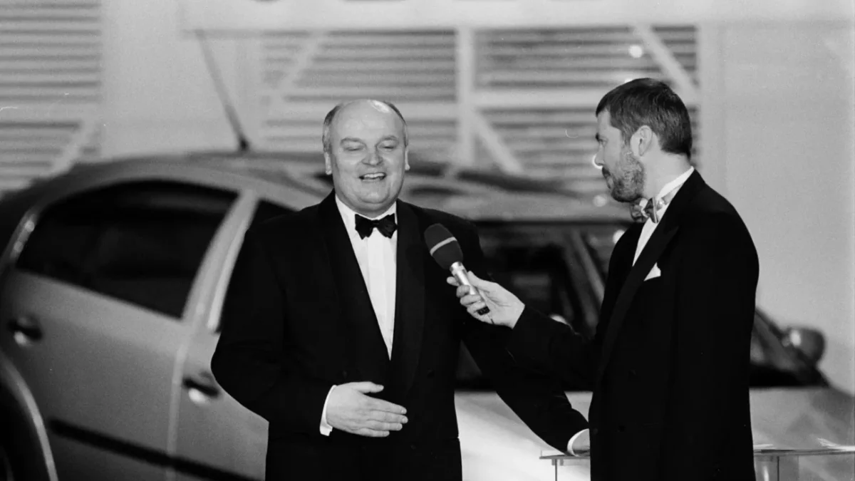 Předávání televizních cen ankety Tý Tý za rok 1996. Cenu sportovní moderátor předával producent Ivo Mathé.