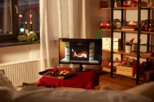 Vánoční atmosféra v obývacím pokoji.