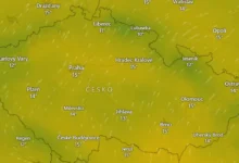Na mapce vidíme zřetelné jižní až jihozápadní proudění ve středu 29.10.2025 a teplotu ve 14:00