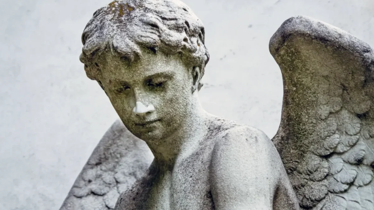 socha smutného anděla