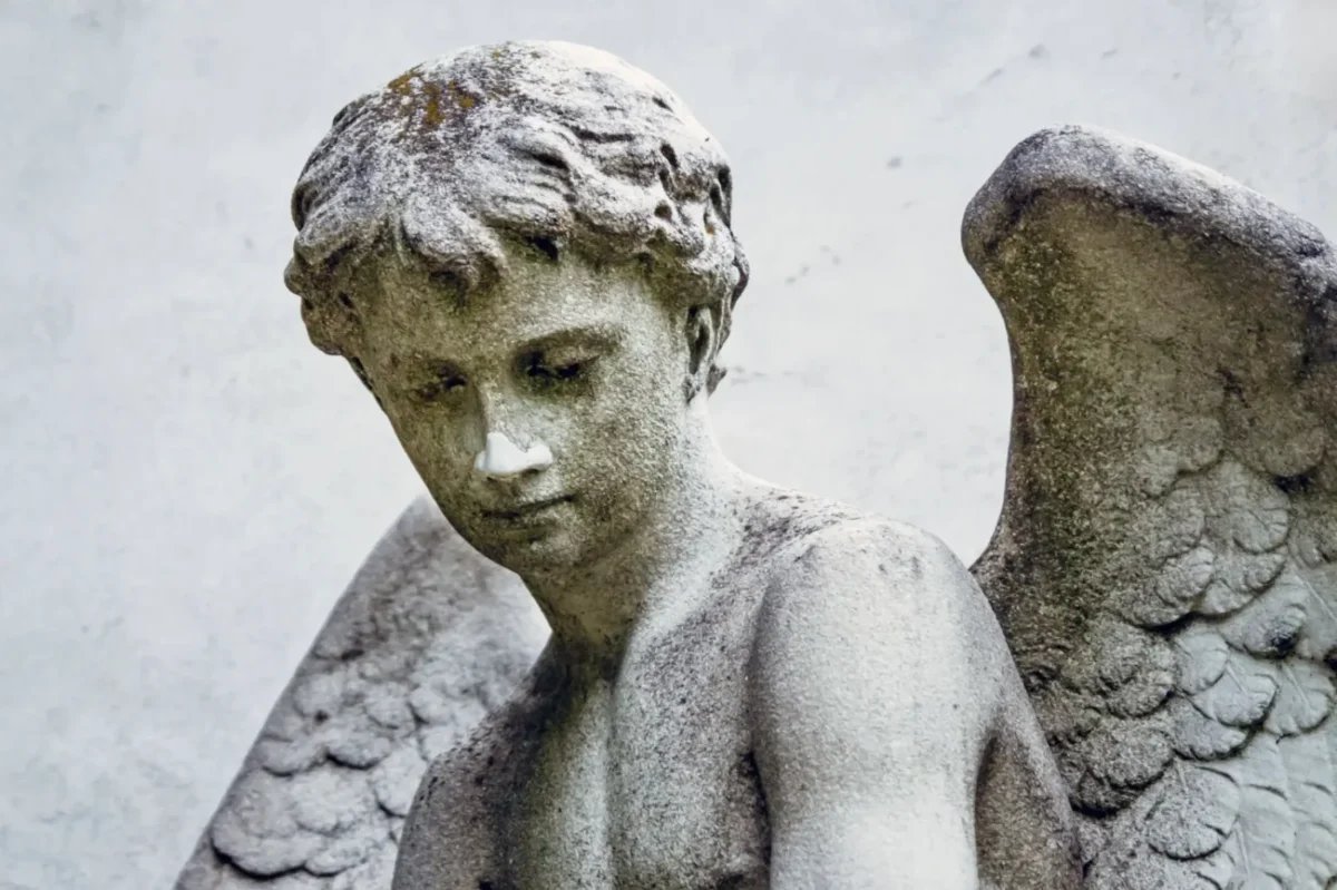 socha smutného anděla