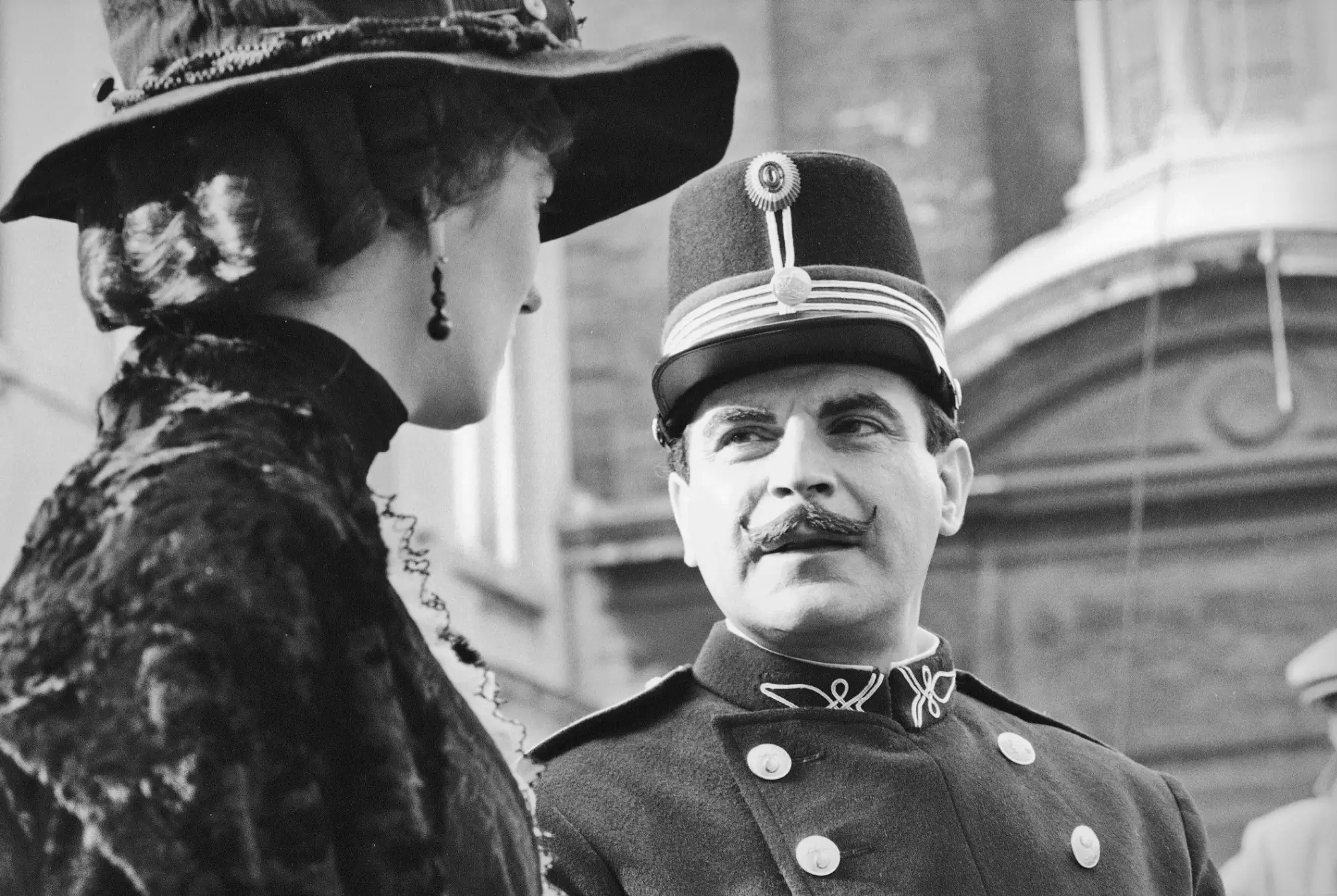 Shutterstock_2186327363 | TVGURU.cz Hercule Poirot na fotce během natáčení filmu