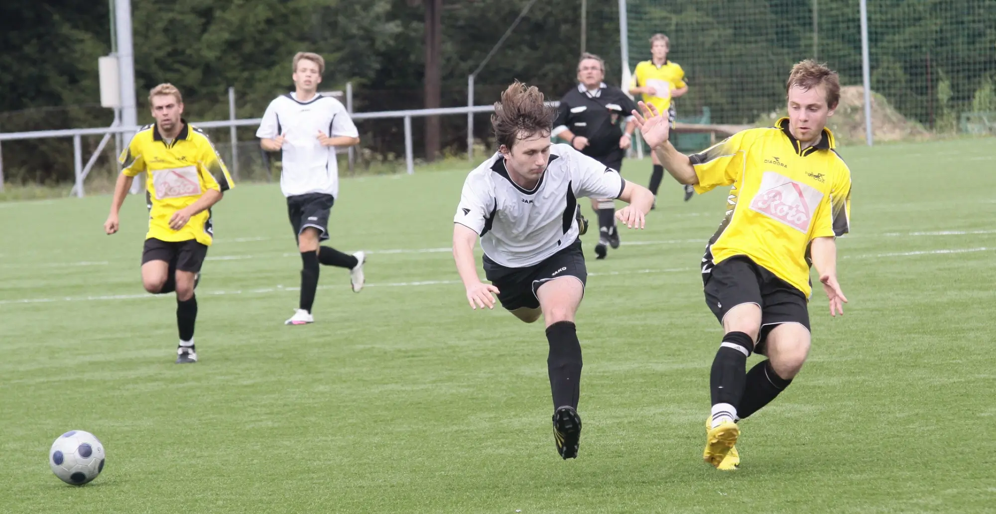 Shutterstock_59354548 | TVGURU.cz fotbalový zápas