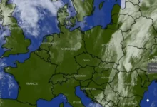 Pohled na Evropu přes satelit po setmění