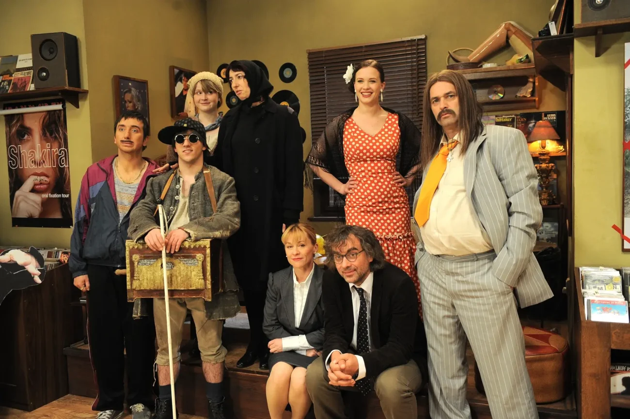 postavy ze seriálu Comeback