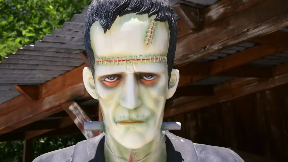 socha frankensteinova monstra