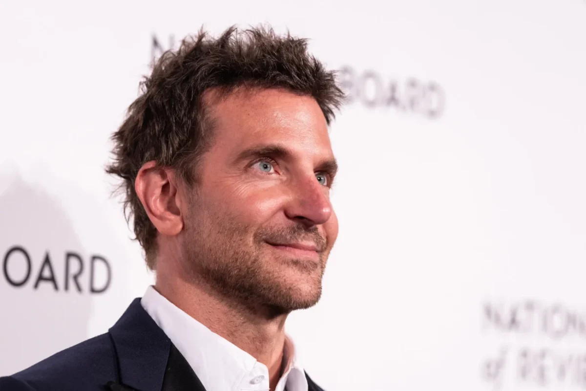 Usmívající se Bradley Cooper