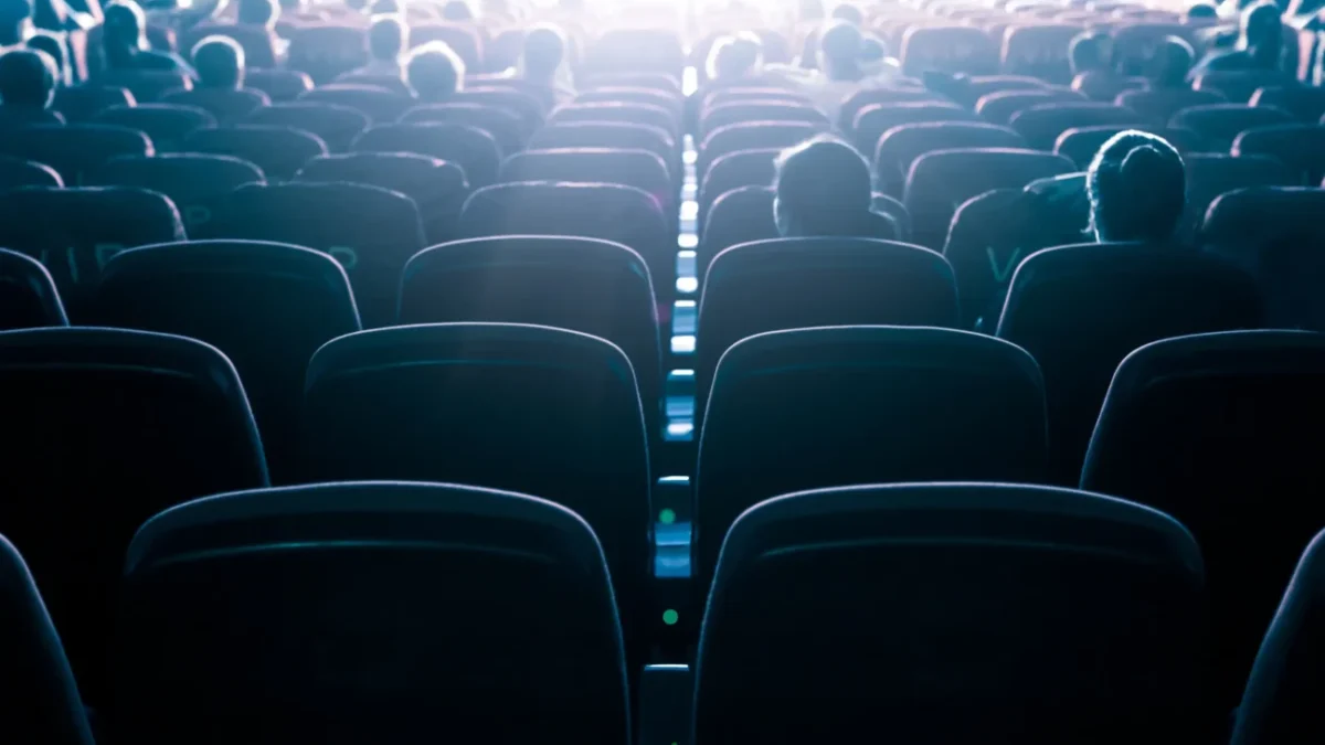 kinosál s lidmi