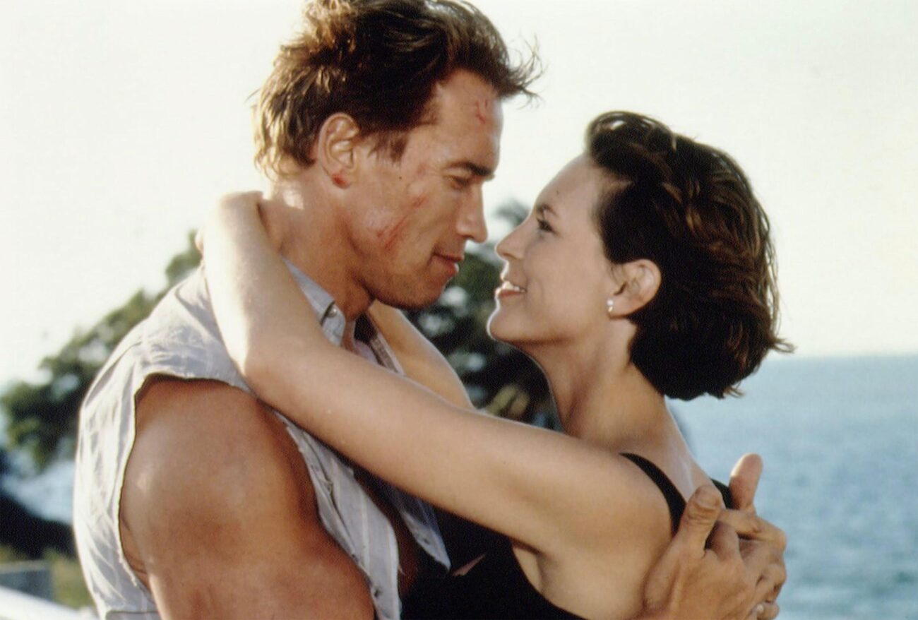 TRUE LIES 1994 4 Universal Pictures film with Jamie Lee Curtis asHelen Tasker and Arnold Schwarzenegger as her husband Harry | TVGURU.cz hlavní herci filmu pravdivé lži